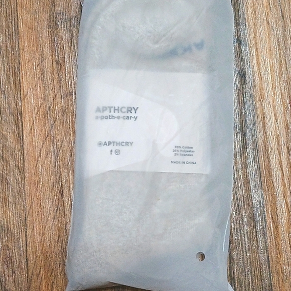 APTHCRY Mens Grey Socks - Picture 2 of 3